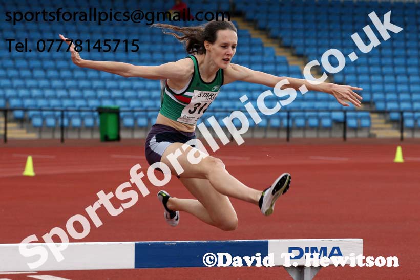 Senior womens 2000 metres steeplechase, Northern Senior and Under-20s Champs., SportsCity, Manchester. Photo: David T. Hewitson/Sports for All Pics